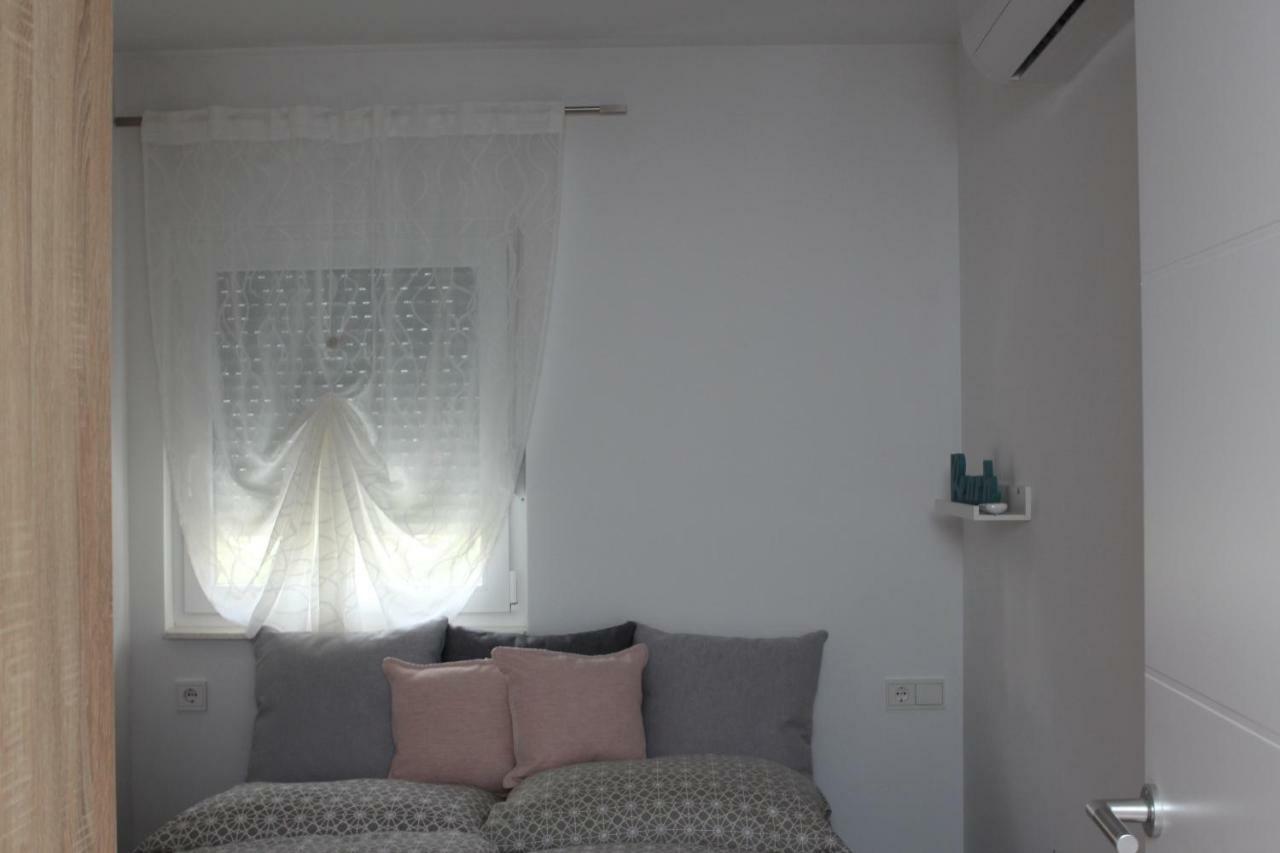 Apartments Mirela Vodice Exteriör bild